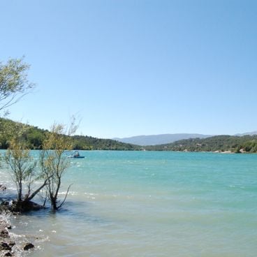 Czy znasz te jeziora w Prowansji-Alpy-Lazurowe Wybrzeże?