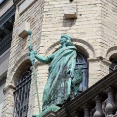 Statue