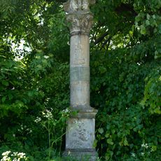 Sloup Svaté Trojice severně od Drozdova