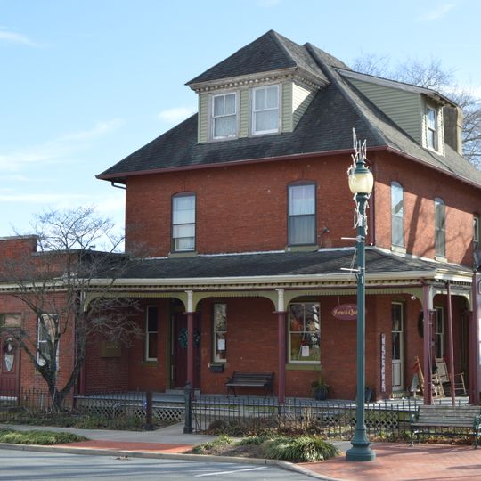 Edgar and Rachel Ross House