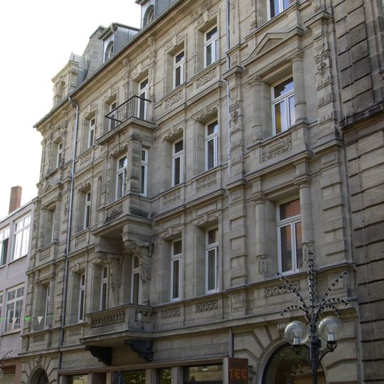 Wohn- und Geschäftshaus