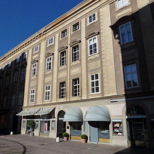 Stadtpalais, Langenhof