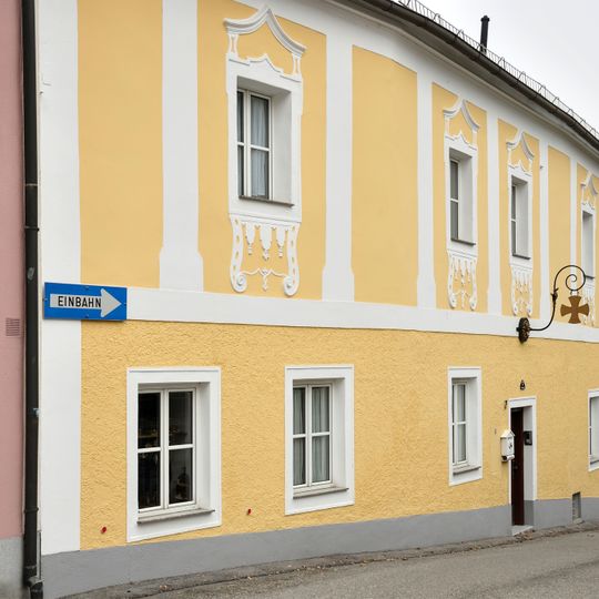 Kirchenplatz 7 Goldenes Kreuz