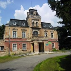 Łojowice Palace
