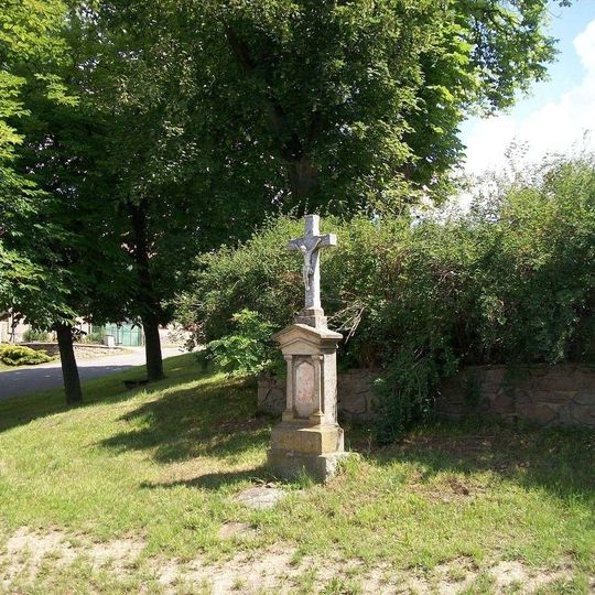 Kříž v Sepekově u křižovatky