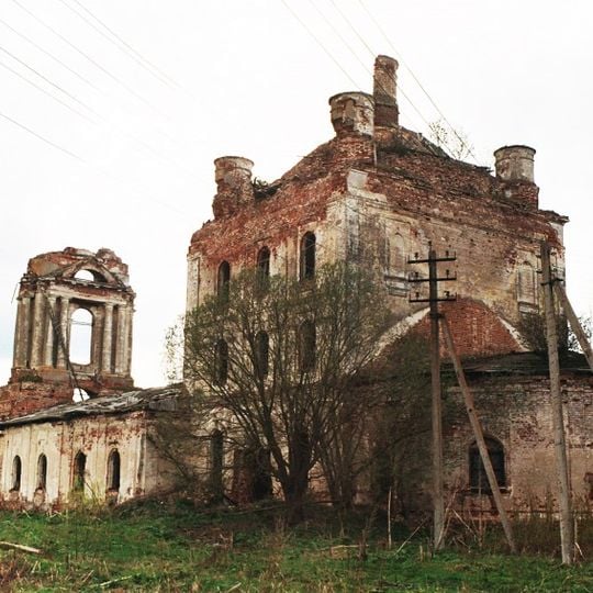 Троицкая церковь с фрагментами живописи