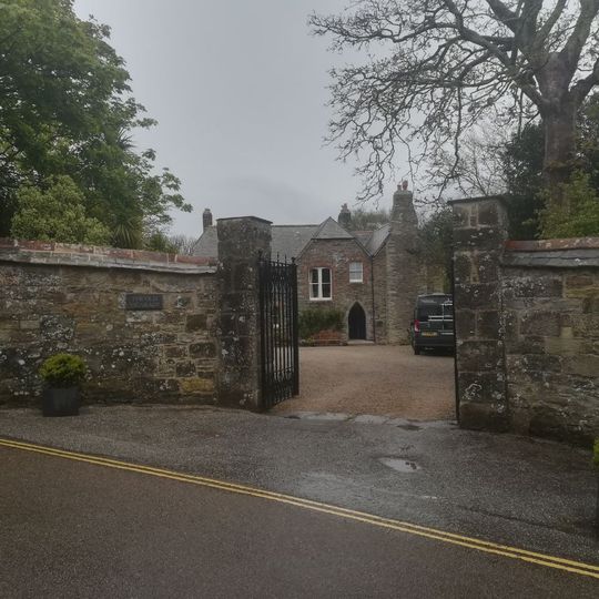 Gate Piers And Flanking Walls At Road Entrance South West Of Vicarage