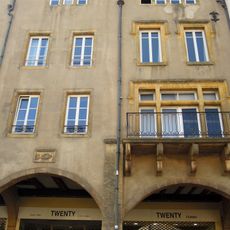 Maisons, 29-31-33 place Saint-Louis