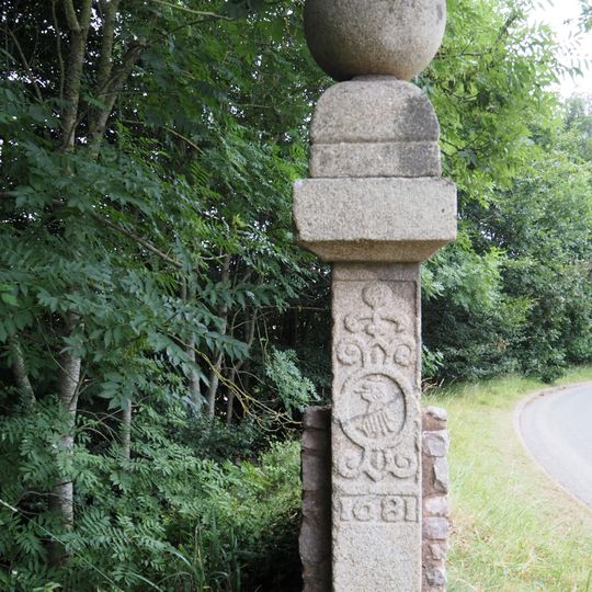 The Bowles Comprising 2 Gatepiers At The Junction Of B3181 And The Lane To Poltimore 100 Metres South Of New Lodge