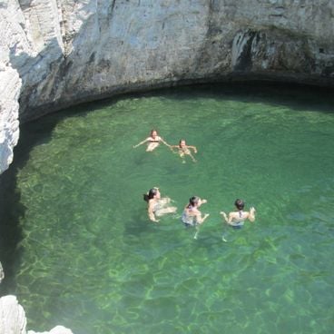 ギリシャの天然水盆地