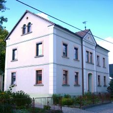 Wohnhaus in offener Bebauung Schulstraße 54