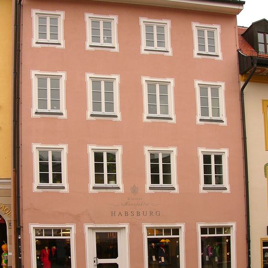 Wohn- und Geschäftshaus