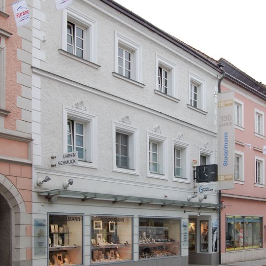 Schmiedstraße 13