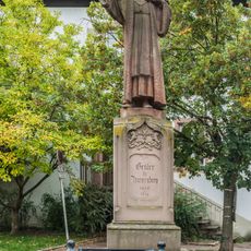 Statue, memorial