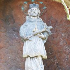 Socha svatého Jana Nepomuckého u domu 69 v Sosnové