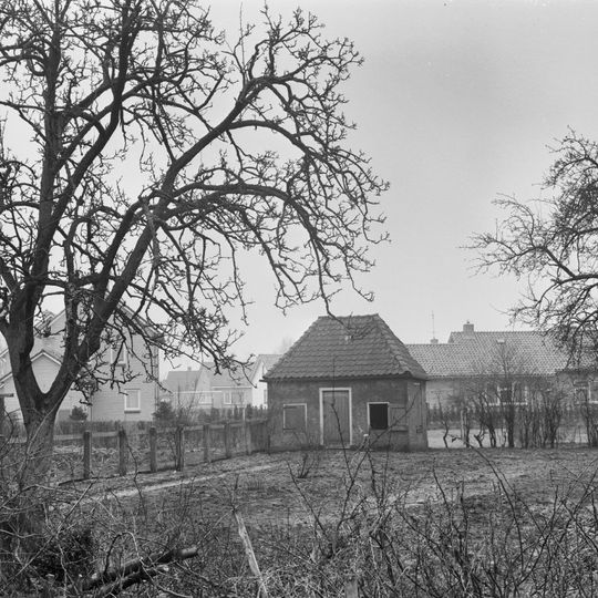 Tuinhuisje bij Grote Gracht 35, Hattem