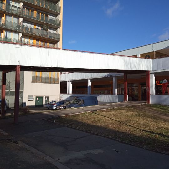 Footbridge along Mejstříkova street