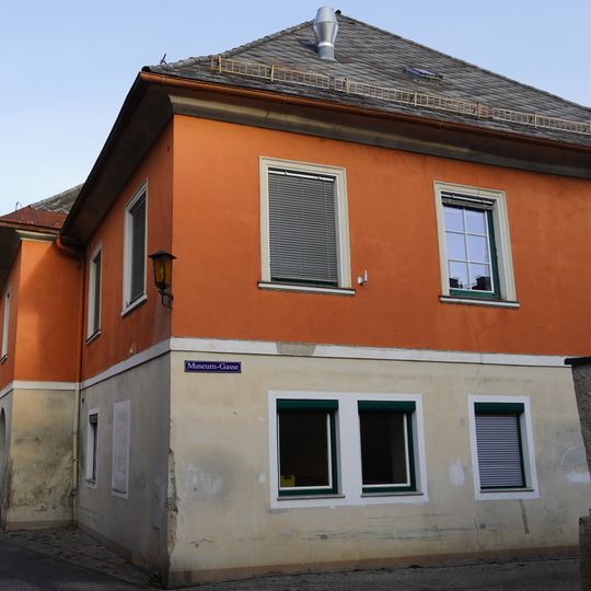 Residential building Burggasse 6