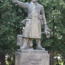 Pomník padlým ve svět. válkách v Roztokách u Prahy