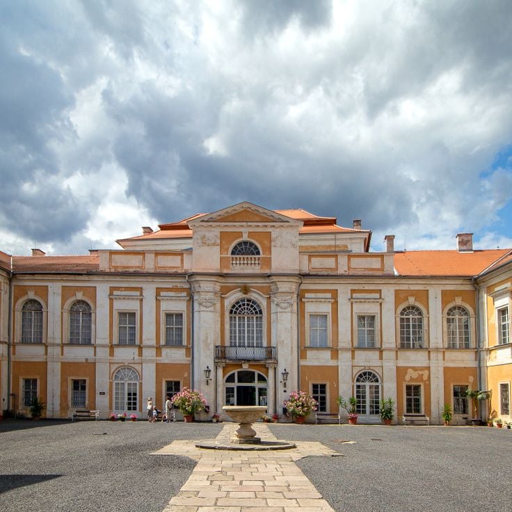 Duchcov Palace