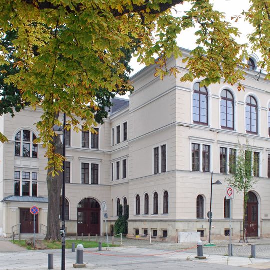 Schule An der Markthalle 10