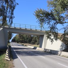 Železniční most přes silnici I/23 u Čechočovic