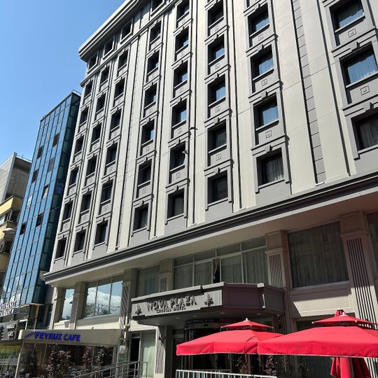 Nova Plaza Crystal Hotel & Spa