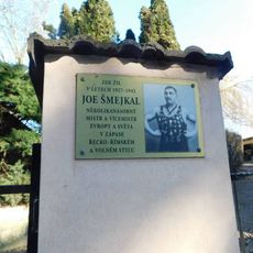 Pamětní deska Joe Šmejkala v Mnichovicích