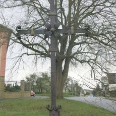 Kříž ve Skoroticích v ulici Osvoboditelů