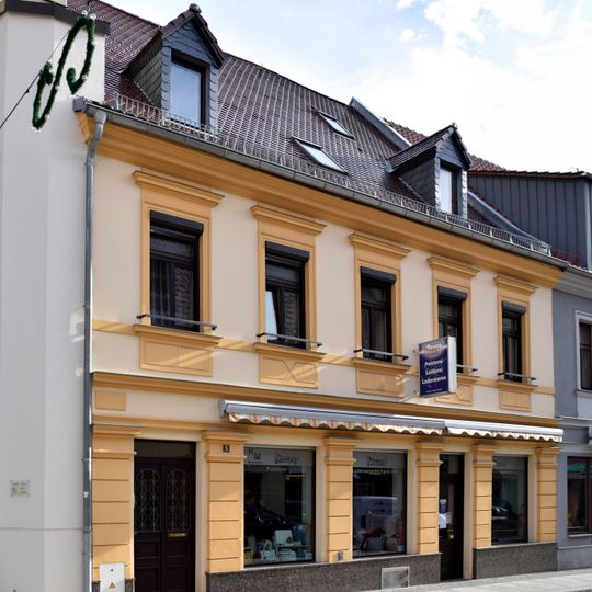 Wohnhaus in geschlossener Bebauung Meißner Straße 1