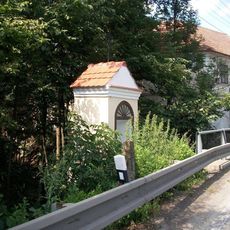 Kaplička v Chýnově u mostu