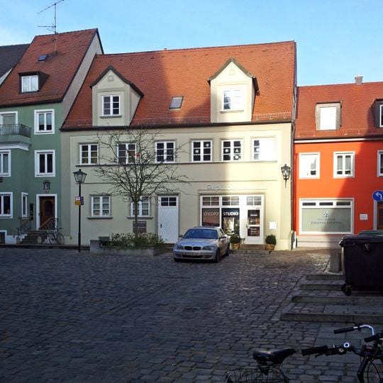 Wohn- und Geschäftshaus