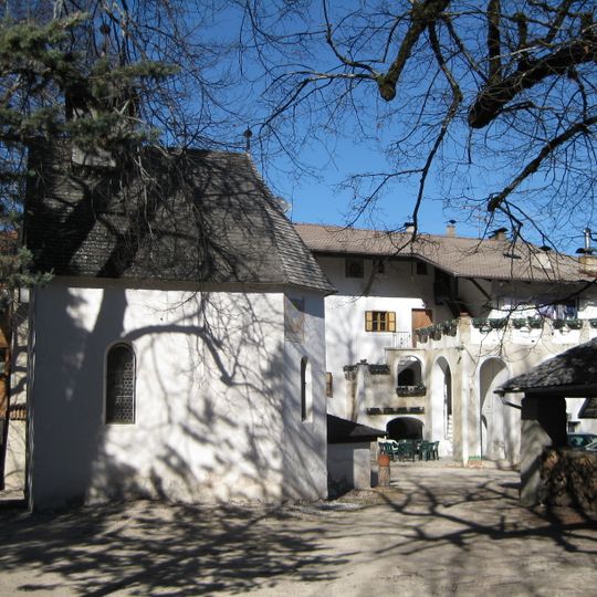 Fennhals mit Kapelle