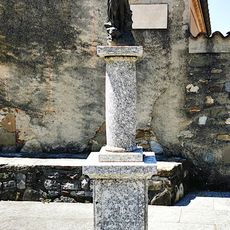 Statue