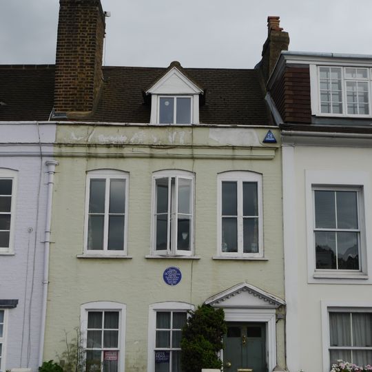 13 And 14, The Terrace Sw13