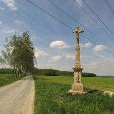Kříž u Střelic vedle polní cesty