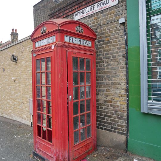 K2 Telephone Kiosk At Junction With Charlton Road