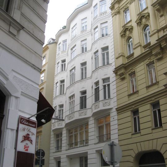 Wohn- und Geschäftshaus