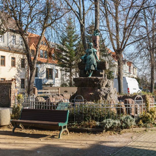 Brunnenanlage mit Inschrifttafel Lindenplatz -