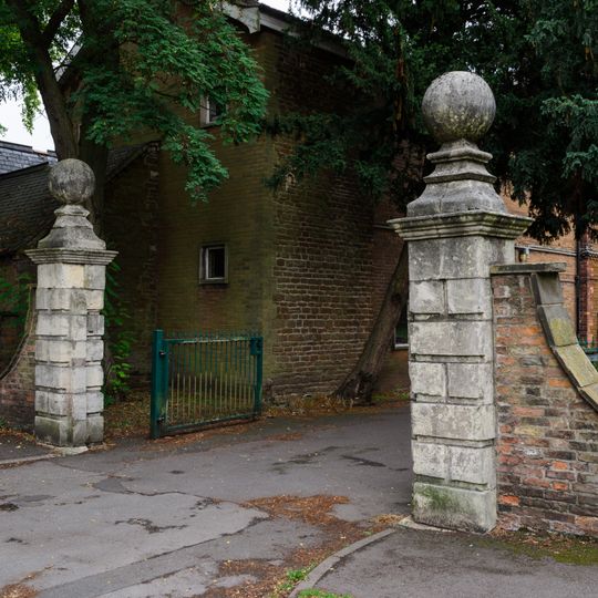 Gate Piers Approximately 10 Metres North West Of Scunthorpe Museum And Art Gallery