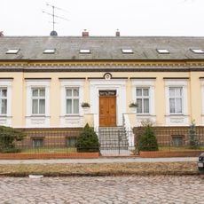 Hofanlage: Wohnhaus mit Einfriedung Alt-Blankenburg 14