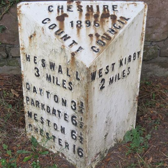 Milepost, S of B5140 roundabout
