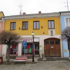 Pamětní deska Vítězslava Nováka na náměstí v Kamenici nad Lipou