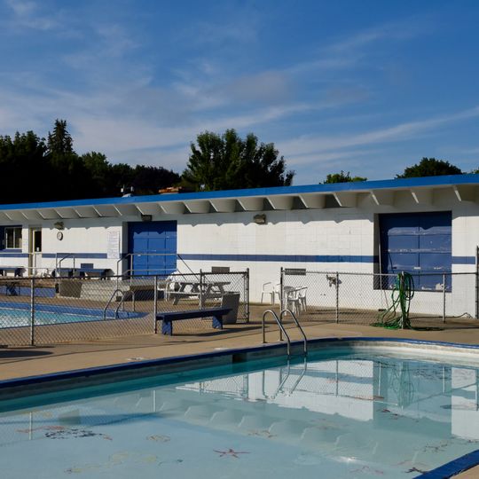 Burlington Community Swimming Pools and Bathhouse