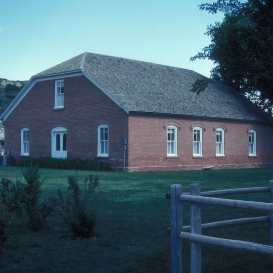 Von Hoffman House