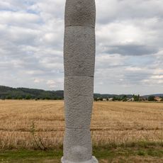 Plastika Elementární postava na Cestě mramoru v Dobřichovicích