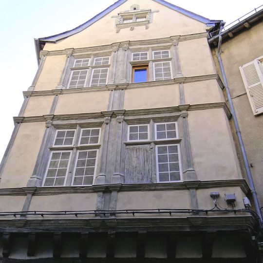 Building at 6 place Charles de Gaulle in Rodez