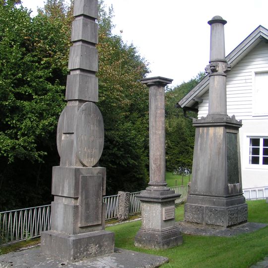 Gedächtnissäulen beim Untersbergmuseum