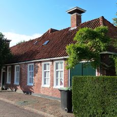 Burgemeester Brouwersstraat 24, Garnwerd