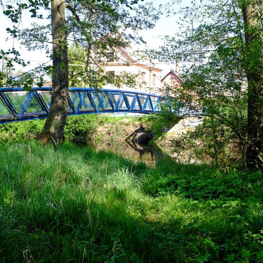 Lávka přes Svatavu ve Svatavě u železničního mostu